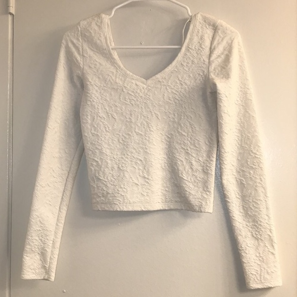 NWOT Bethany Mota White Textured Fitted Crop Top - Picture 1 of 4